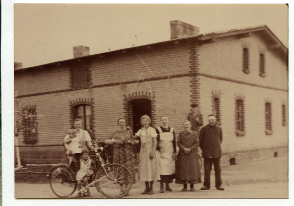 Lindenau Kr. Osterode, Alt und jung