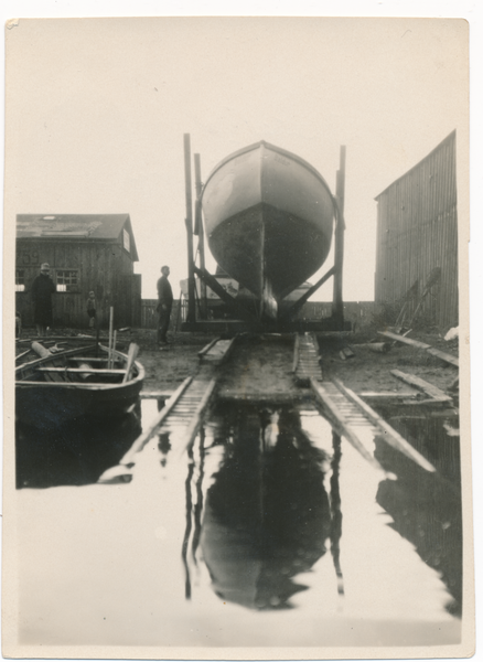 Königsberg (Pr.), Yacht- und Bootswerft Willy Empacher, das Segelschiff Baldur II geht zu Wasser