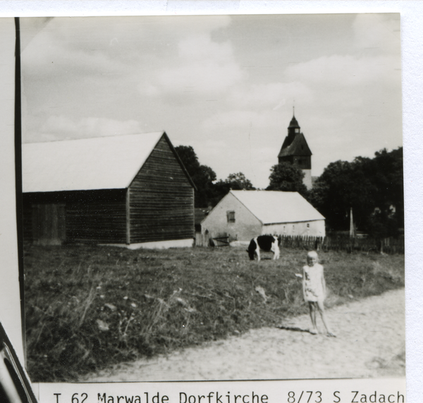 Marwalde (Marwałd),  Blick zur ev. Kirche