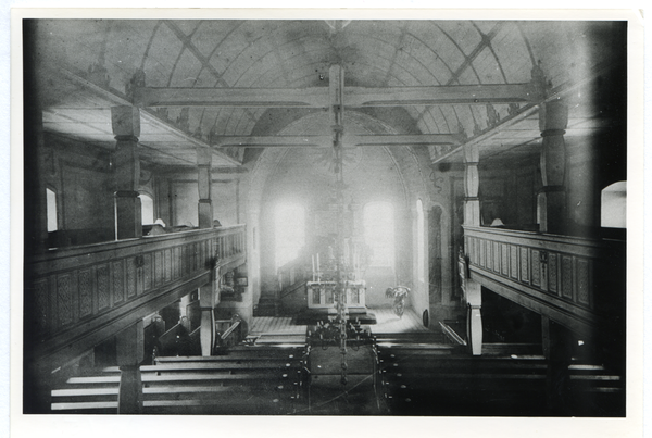 Marwalde (Marwałd),  Ev. Kirche, Blick zum Altar