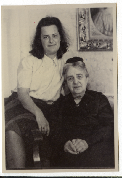 Klein Schmückwalde,  Eva Kautz mit Enkelin Eva-Marie Alkier, geb. Kautz