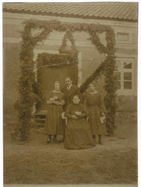 Neu Eszergallen, Wohnhaus Neuhaus, Mitglieder der Familie