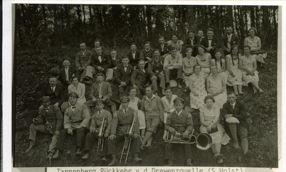 Tannenberg Kr. Osterode, Rückkehr des Sportvereins (?) von der Drewenzquelle