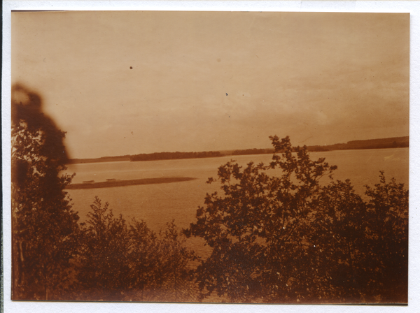 Schönhausen (Ostpr.), Blick von der HI "Russenberg" auf den Mahrung-See mit der Insel Lindenwerder