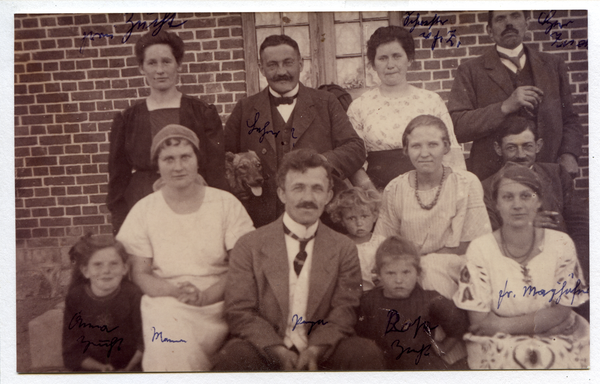 Schwedrich, Vemutlich Lehrerfamilie