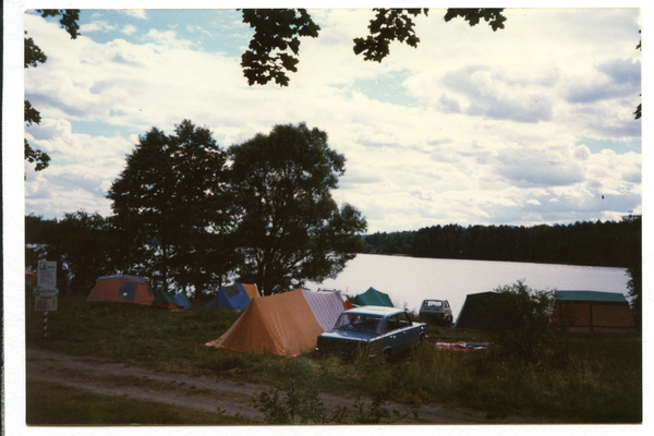 Schwedrich (Swaderki), Campingplatz zwischen Maranser See und der Straße nach Kurken (Kurki)