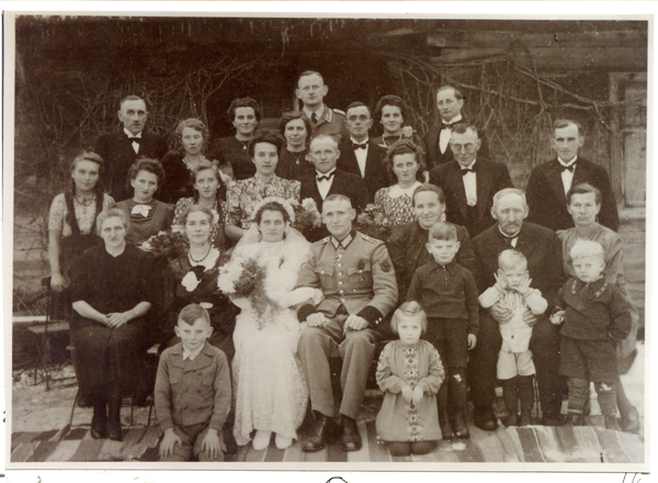 Seubersdorf Kr. Osterode, Hochzeit Hermann Neumann und Emilie, geb. Pakusch in der ev. Kirche Kraplau