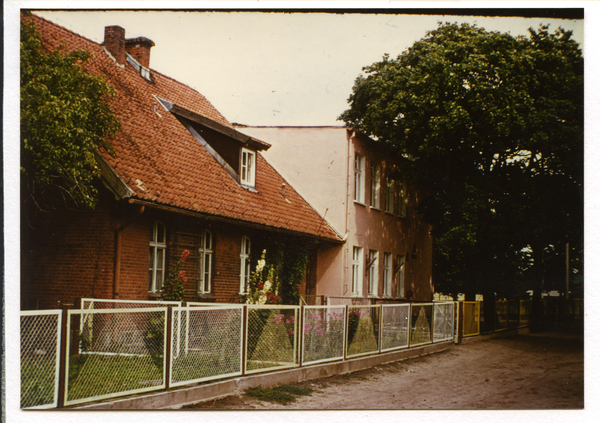 Tafelbude (Kątno),  Schule-Vorderansicht