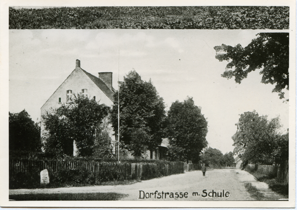 Thierberg, Dorfstraße mit Schule