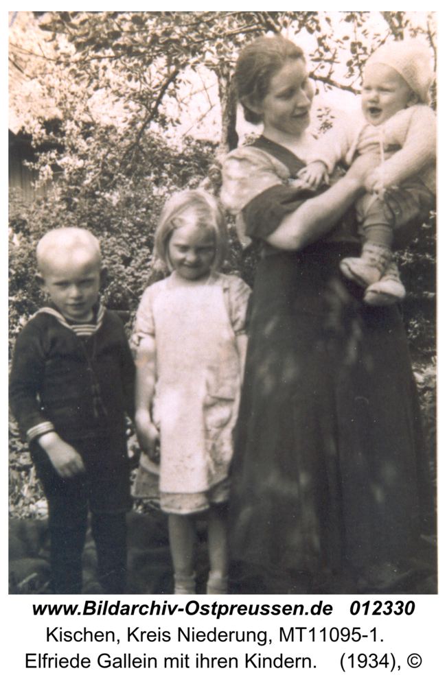 Kischen, Elfriede Gallein mit ihren Kindern