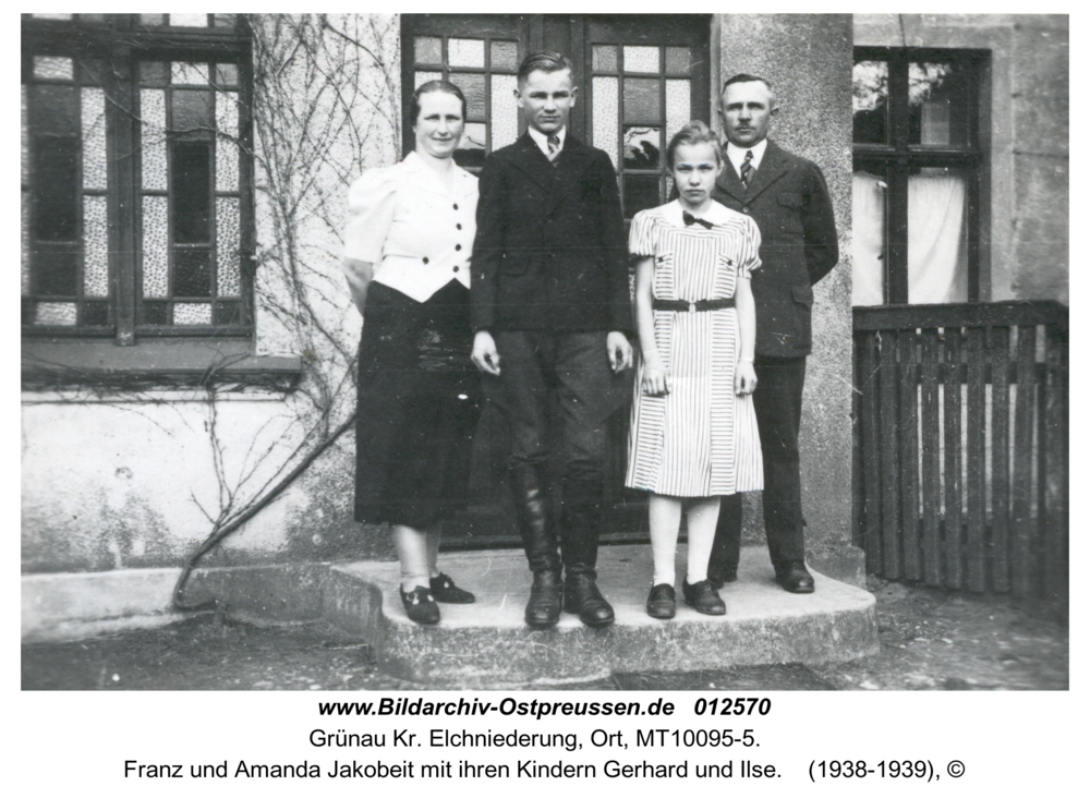 Grünau Kr. Elchniederung, Ort, Franz und Amanda Jakobeit mit ihren Kindern Gerhard und Ilse