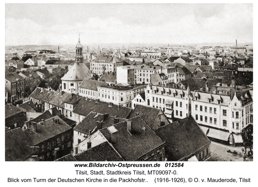 Tilsit, Blick vom Turm der Deutschen Kirche in die Packhofstr.