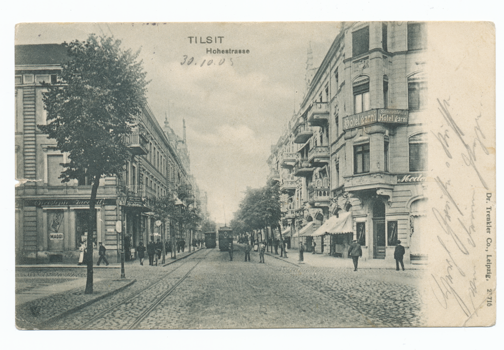 Tilsit, Hohe Str. Ecke Schenkendorfplatz, links die Kirchenstr.