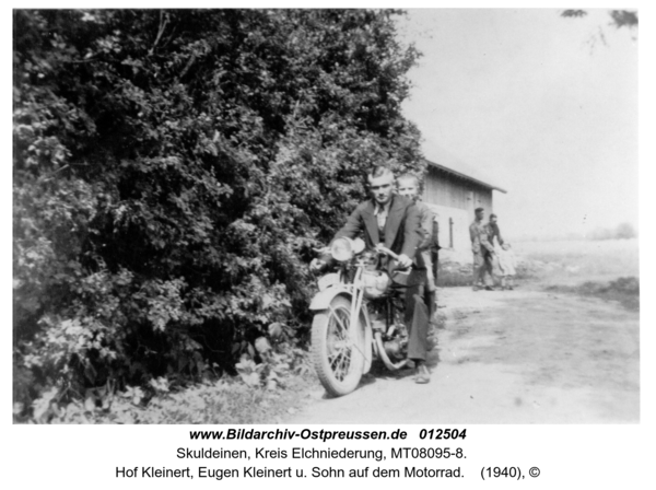 Skuldeinen, Hof Kleinert, Eugen Kleinert u. Sohn auf dem Motorrad