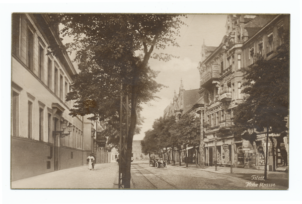 Tilsit, Hohe Str. in Höhe der Post (Nr. 53), Blick nach Westen