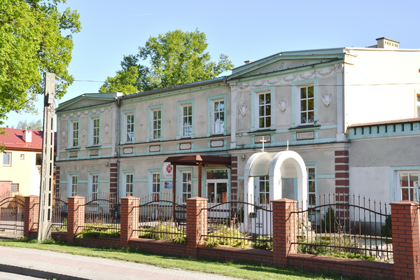 Goldap (Gołdap), ehemaliges Bahnhofshotel, jetzt Caritas