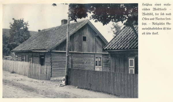 Masuren, Holzhaus eines masurischen Walddorfes (Waldstil)