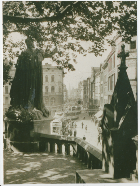 Königsberg (Pr.), Blick vom Schloss mit Kaiser Wilhelm Denkmal auf die Nord-Südachse