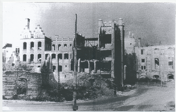 Königsberg (Pr.) (Калининград), Gesekusplatz (sp. Fritz-Tschierse-Platz), Hauptpost und Telegraphenamt nach der Zerstörung