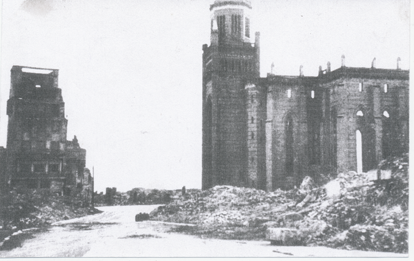 Königsberg (Pr.) (Калининград), Ruine der Altstädtischen Kirche, links Erweiterungsbau Konditorei Kurt Gehlhaar