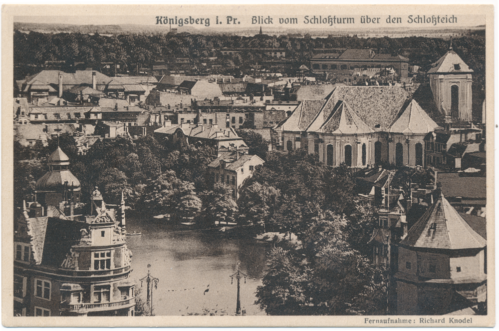 Königsberg (Pr.), Blick vom Schlossturm über den Schlossteich zur Burgkirche