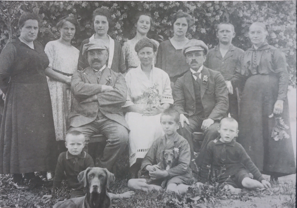 Gudellen Kr. Ebenrode, Familie August Warnat mit Bruder Gustav und Ehefrau (?)