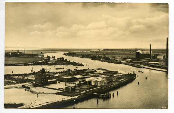 Königsberg (Pr.), Blick zu den Einfahrten der Hafenbecken IV + V vom Doppelspeicher aus