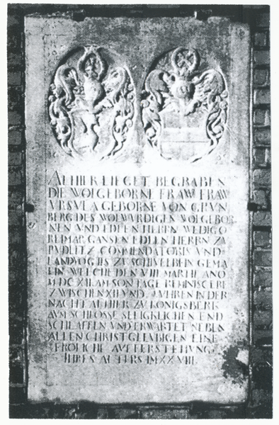 Königsberg (Pr.) (Калининград), Dom, südliche Außenwand des Chores, Grabplatte der Frau von Pudlitz
