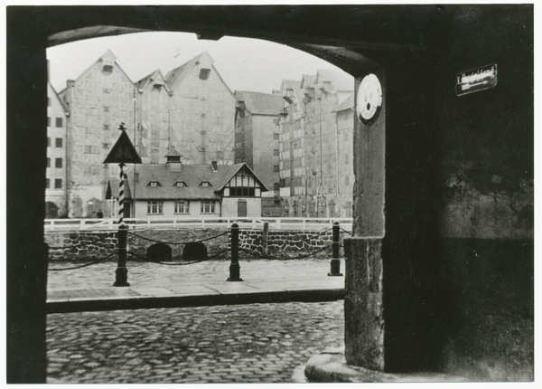 Königsberg (Pr.), Blick vom ersten Pregeldurchgang auf die Speicher