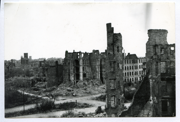 Königsberg (Pr.) (Калининград), Blick über den Kneiphof zum zerstörten Dom