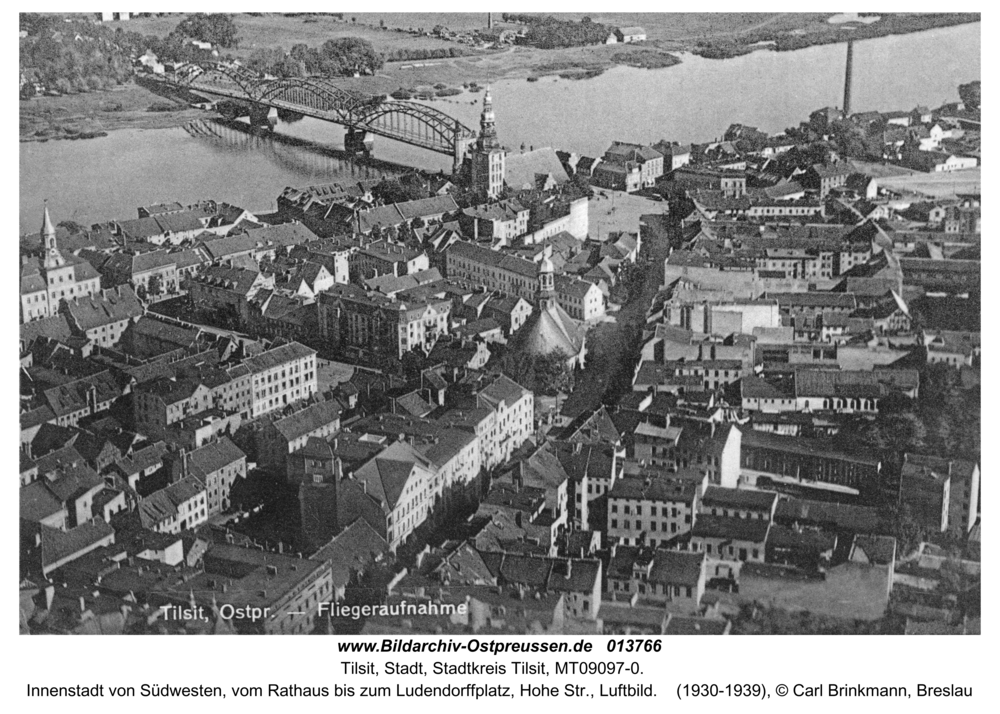 Tilsit, Innenstadt von Südwesten, vom Rathaus bis zum Ludendorffplatz, Hohe Str., Luftbild