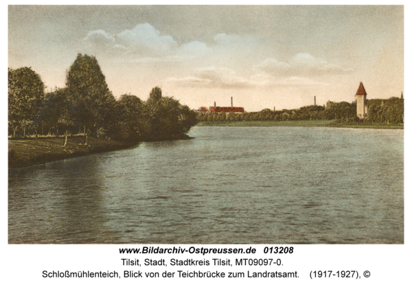 Tilsit, Schloßmühlenteich, Blick von der Teichbrücke zum Landratsamt