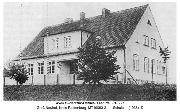 Groß Neuhof, Schule