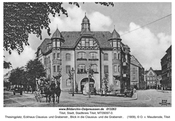 Tilsit, Thesingplatz, Eckhaus Clausius- und Grabenstr., Blick in die Clausius- und die Grabenstr.