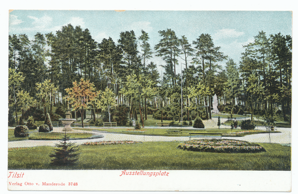 Tilsit, Park Jakobsruh, Brunnen mit Mädchen und Königin-Luise-Denkmal