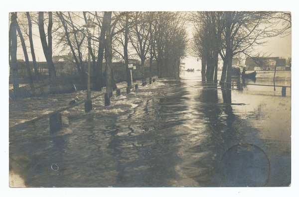 Tilsit-Übermemel, Milchbuder Weg, hinter der Eisenbahnbrücke, Hochwasser 1914