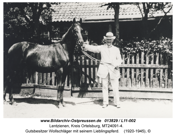 Lentzienen, Gutsbesitzer Wollschläger mit seinem Lieblingspferd