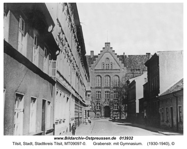 Tilsit, Grabenstr. mit Gymnasium