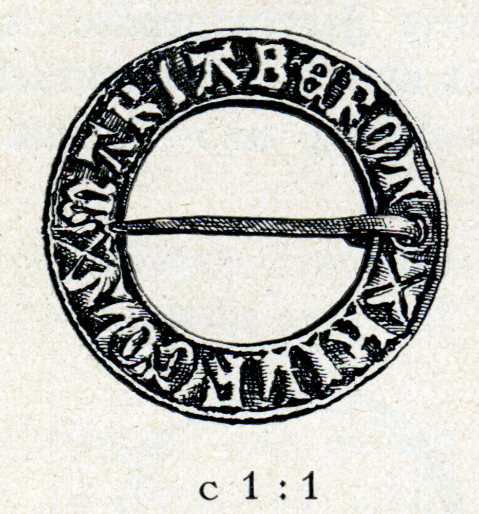 Gerdauen, Geschlossene Ringfibel mit plattem Rahmen und Inschrift