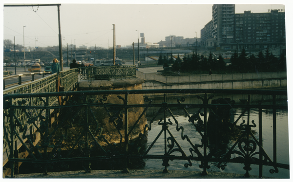 Königsberg (Pr.) (Калининград), Holzbrücke vom südlichen Pfeiler auf den nördlichen mit dem alten Geländer