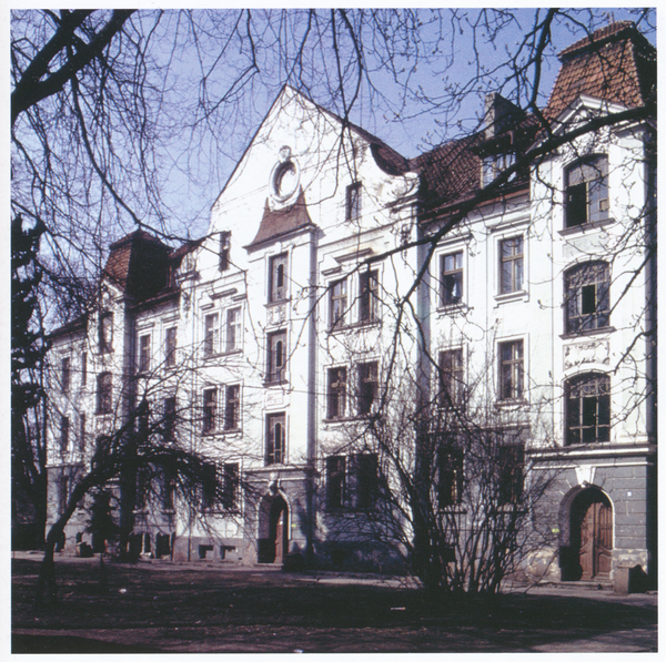 Königsberg (Pr.) (Калининград), fr. Luisenallee 37, Wohnhaus mit drei Eingängen von Osten