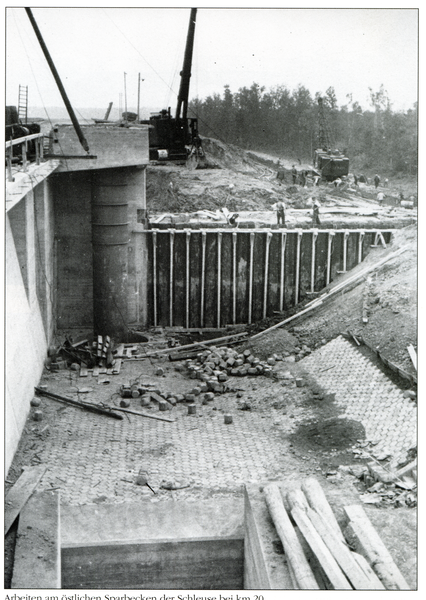 Masurischer Kanal, Arbeiten am östlichen Sparbecken der Schleuse bei Kilometer 20