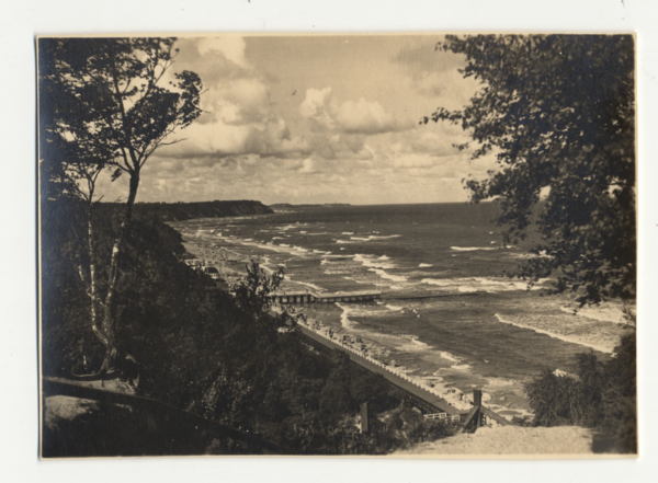 Rauschen Kr. Samland, Blick zum Strand mit Strandpromenade vom hohen Ufer Richtung Westen