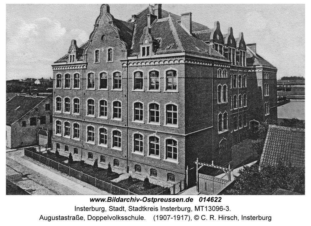 Insterburg, Augustastraße, Doppelvolksschule
