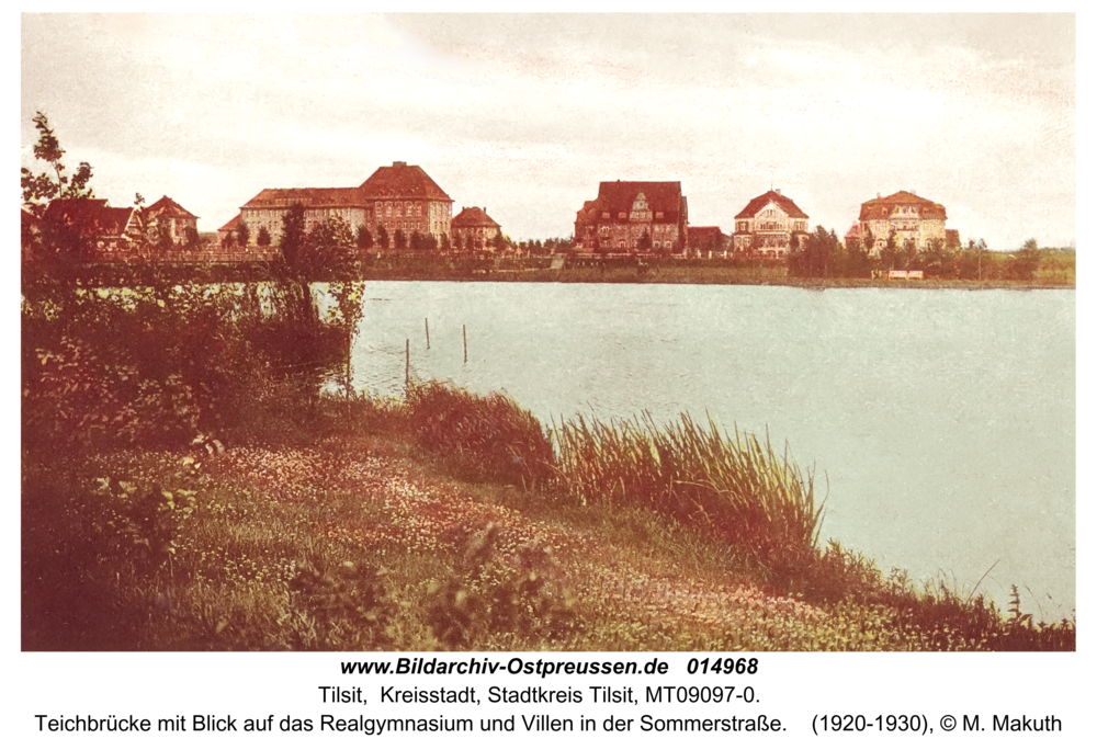 Tilsit, Teichbrücke mit Blick auf das Realgymnasium und Villen in der Sommerstraße