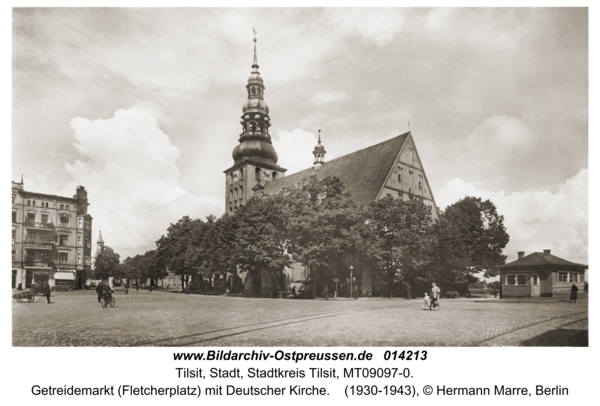 Tilsit, Getreidemarkt (Fletcherplatz) mit Deutscher Kirche