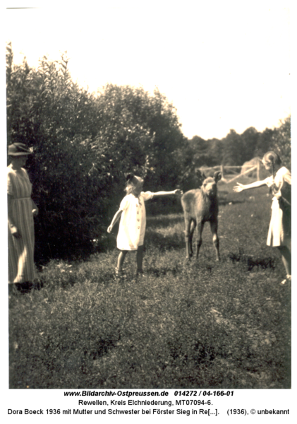 Rewellen 04-166-01, Dora Boeck 1936 mit Mutter und Schwester bei Förster Sieg in Rewellen