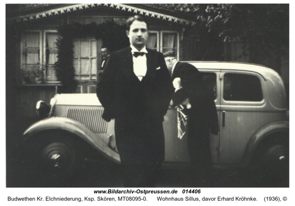 Budwethen Kr. Elchniederung, Ksp. Skören, Wohnhaus Sillus, davor Erhard Kröhnke