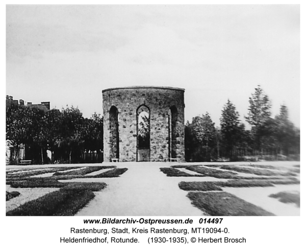 Rastenburg, Heldenfriedhof, Rotunde