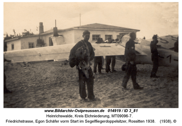 Heinrichswalde, Friedrichstraße, Egon Schäfer vorm Start im Segelfliegerdoppelsitzer, Rossitten 1938